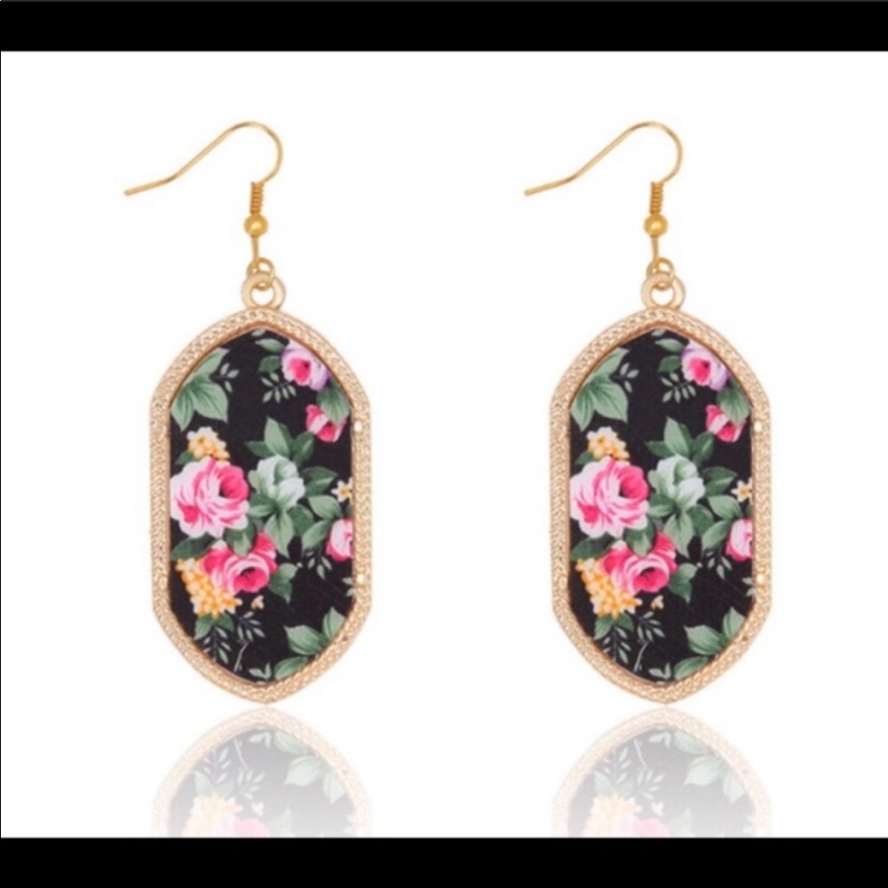 Trendy floral drop earrings - Picture 4 of 6